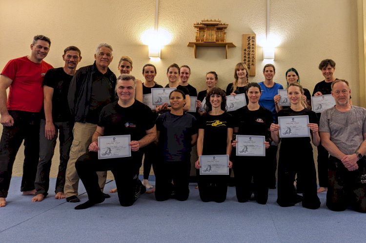 Selbstverteidigungsseminar für Frauen in Zug mit Amnon Maor, einem der führenden Krav Maga Experten der Welt